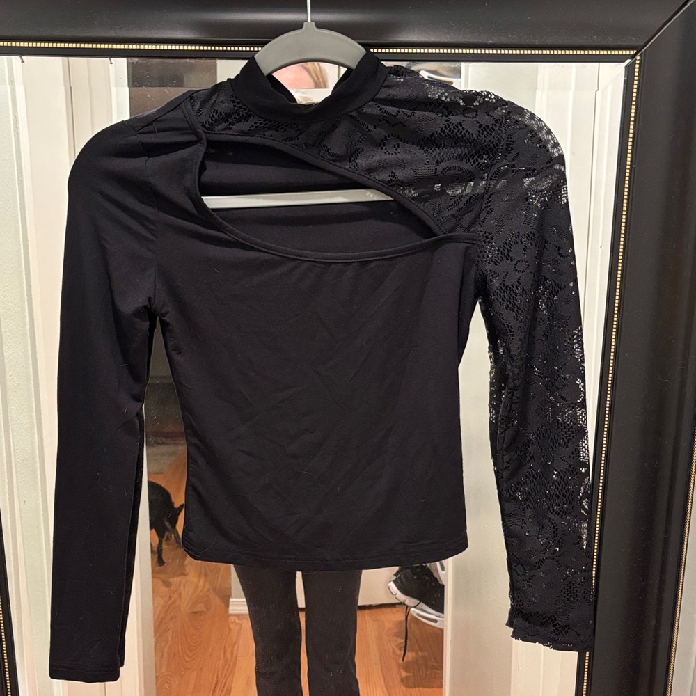 Stylish Black Lace Sleeve Women's Blouse